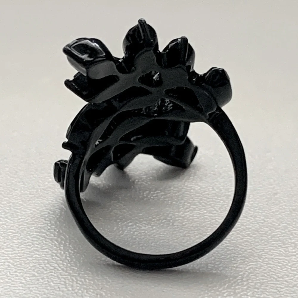 Women’s Black Double Ivy Leaf Ring Size 8